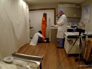 प्राइवेट प्रिज़न कॉट का उपयोग करते हुए inmates के लिए मेडिकल परिक्षण & experiments - छिपा हुआ video&excl; देखिए जैसा inmate होती हे उपयोग किया गया & अपमानित द्वारा टीम की डॉक्टरों - donna लेह - ऑर्गॅज़म रिसर्च inc प्रिज़न edition हिस्सा 1 की 19